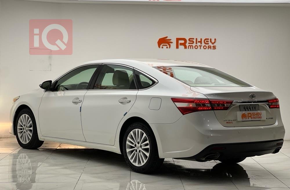 تويوتا أفالون